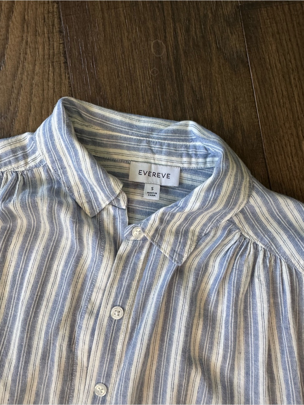 Evereve Light Blue and White Striped Sleeveless Button-Down Top - Picture 2 of 2